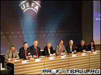 УЕФА запрещает международные трансферы игроков, не достигших 18 лет