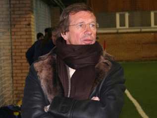 Главный тренер «Локомотива» Юрий Семин отправлен в отставку со своего поста, сообщил источник, близкий к руководству московской команды.